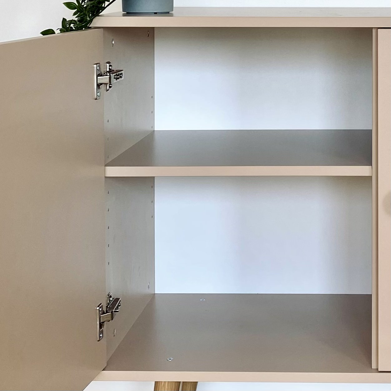 BOHO Kommode – verstellbare Einlegeböden